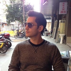 Meet your Posher, Christopher